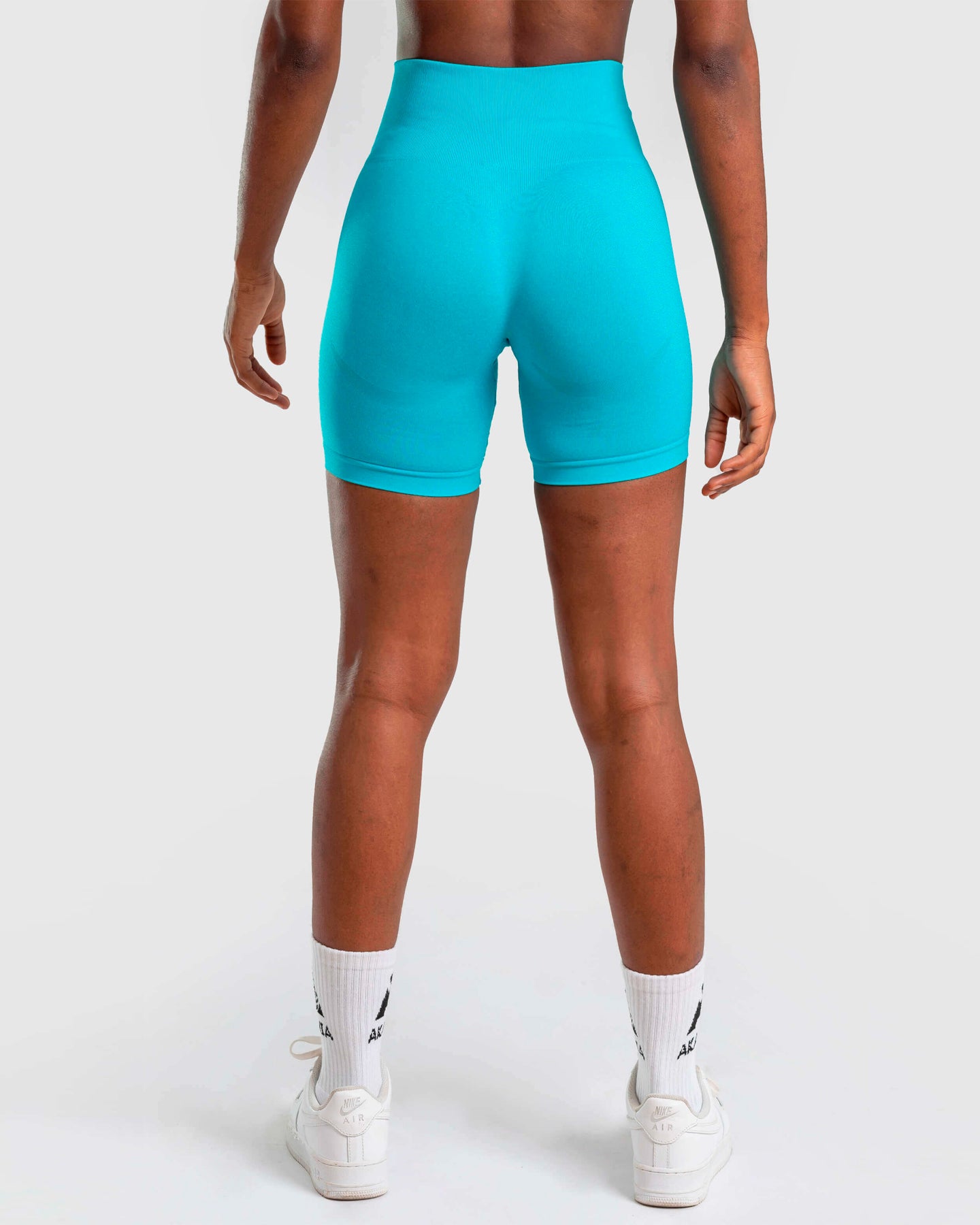 2X34,95€ SHORTS ACTIVE FIT + CALCETINES