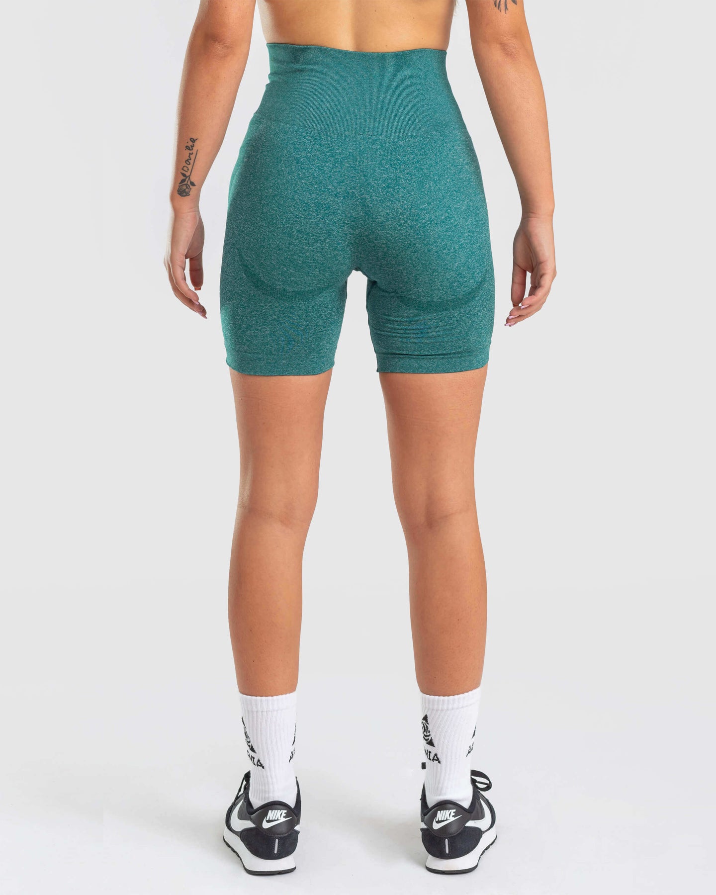 2X34,95€ SHORTS ACTIVE FIT + CALCETINES