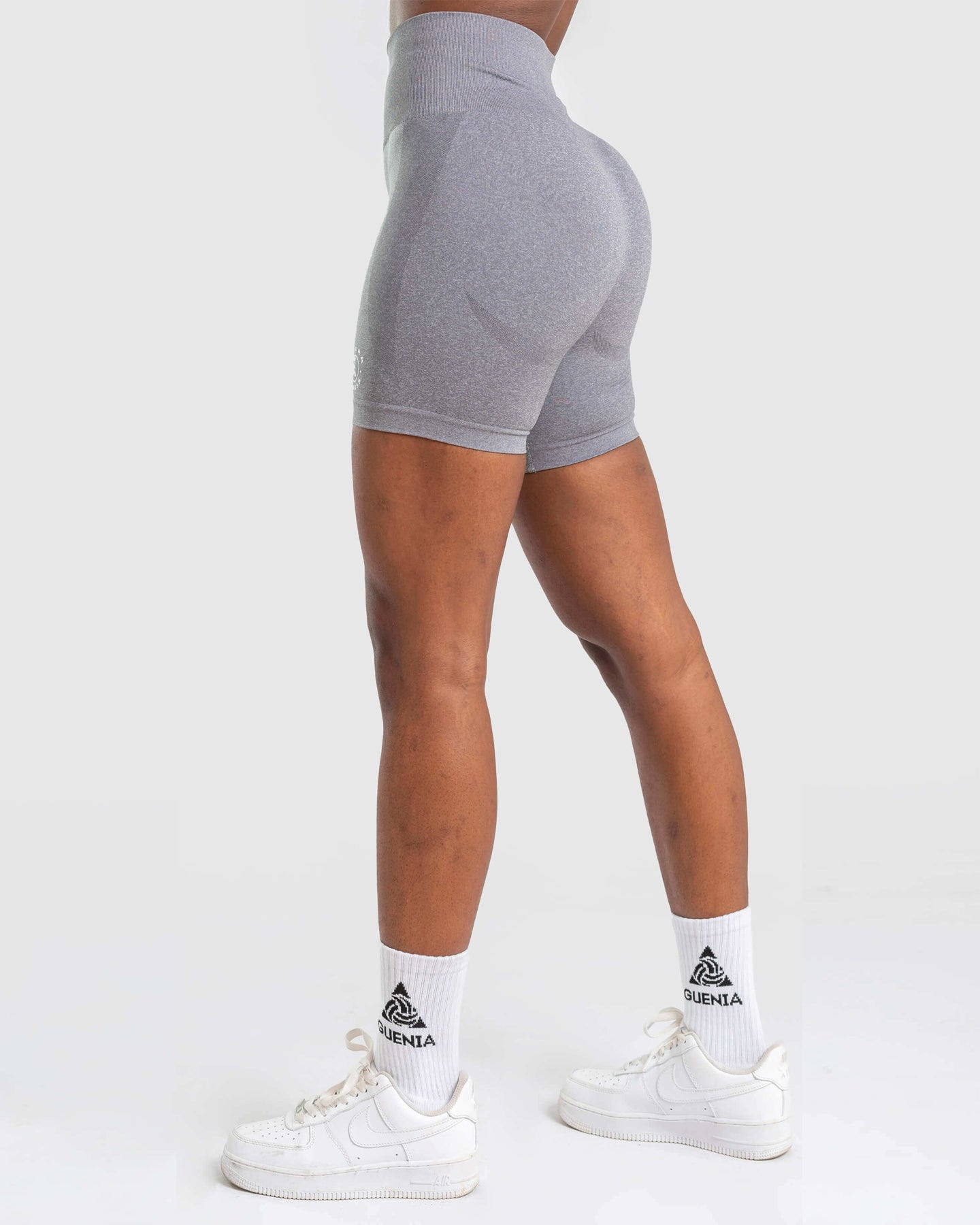 2X34,95€ SHORTS ACTIVE FIT + CALCETINES