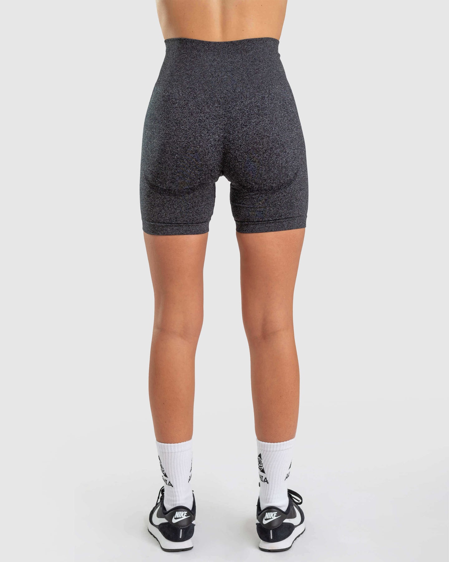 2X34,95€ SHORTS ACTIVE FIT + CALCETINES
