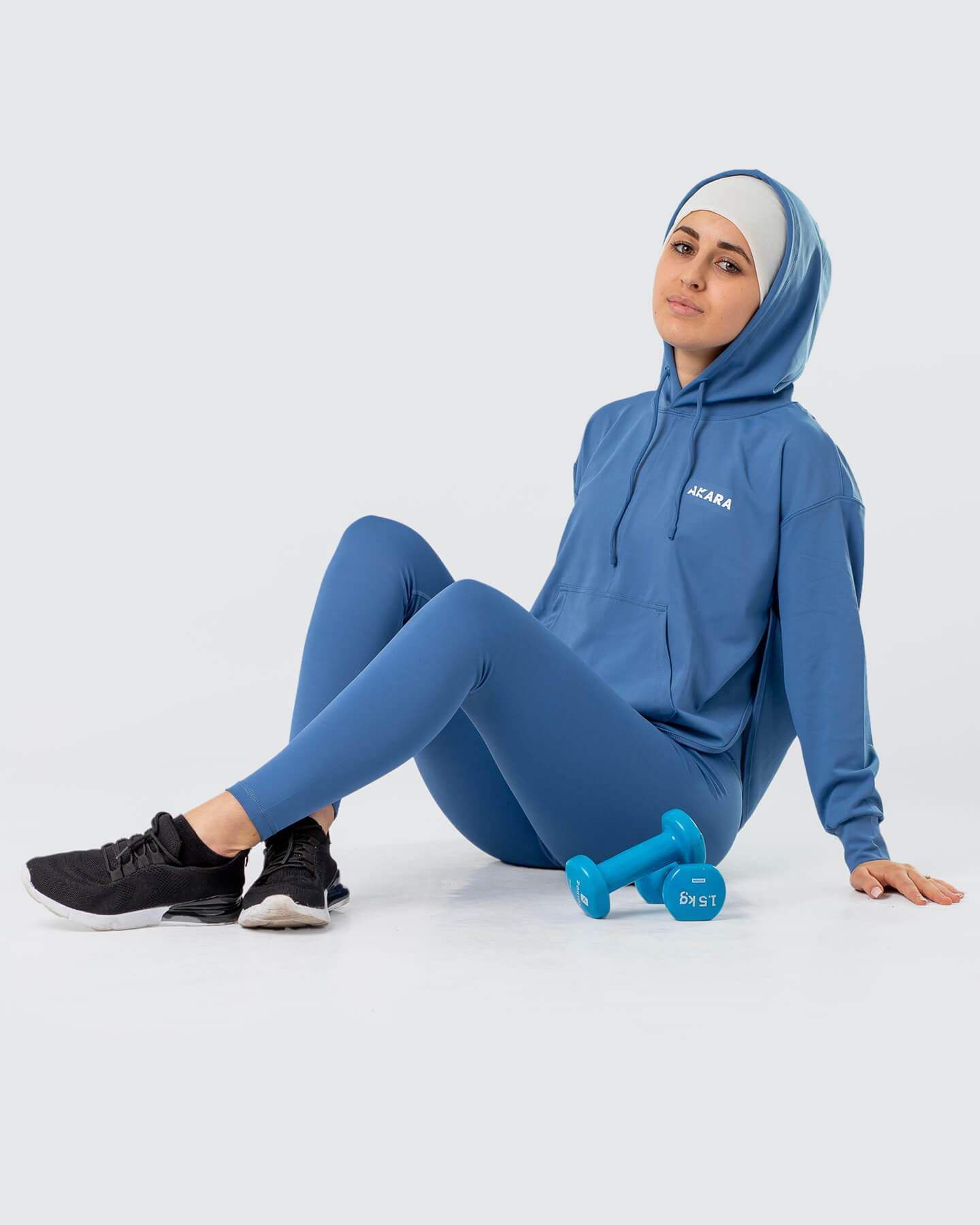 SUDADERA CON CAPUCHA BATA FIT
