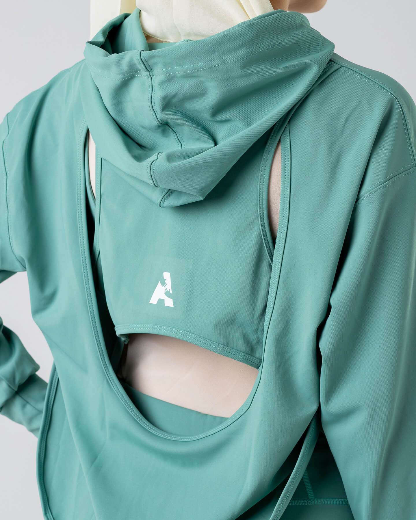 SUDADERA CON CAPUCHA BATA FIT