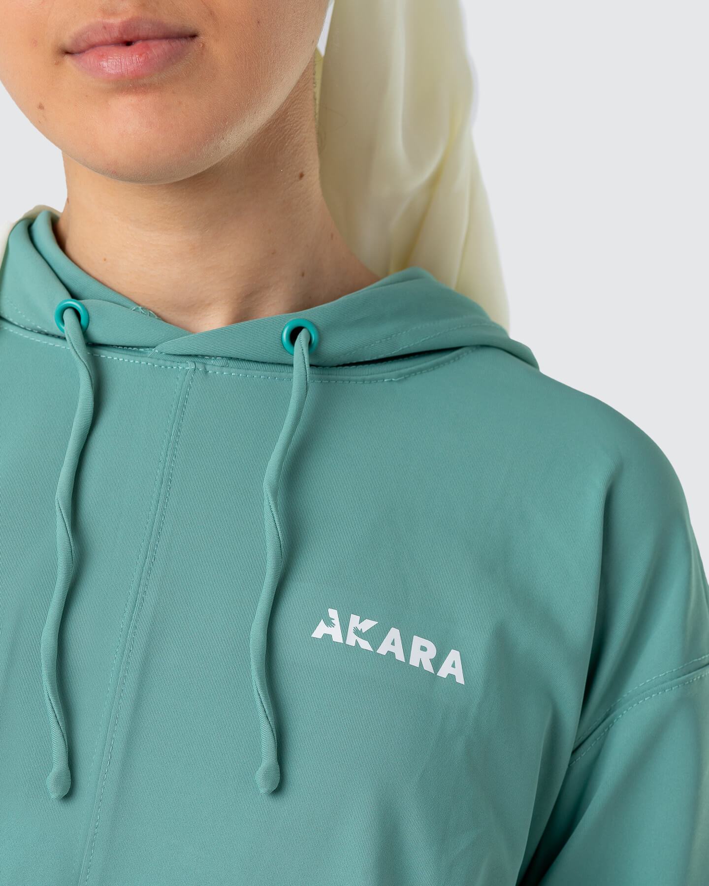 SUDADERA CON CAPUCHA BATA FIT